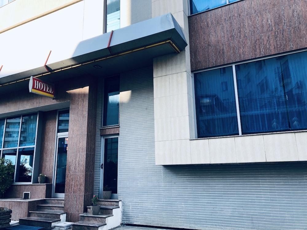 Hotel Arifi Shkodër Esterno foto