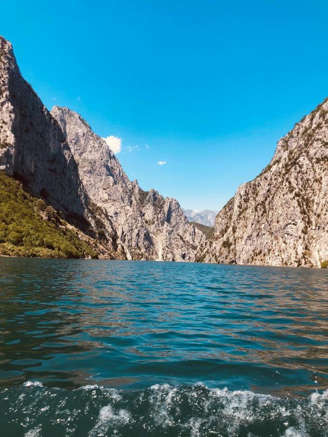 Hotel Arifi Shkodër Esterno foto
