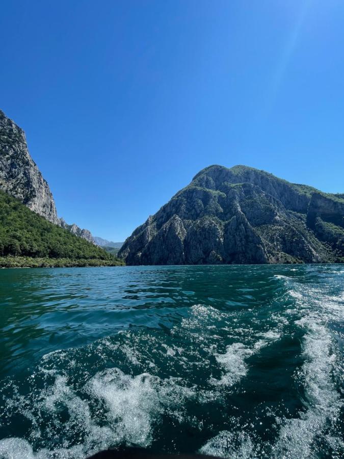 Hotel Arifi Shkodër Esterno foto